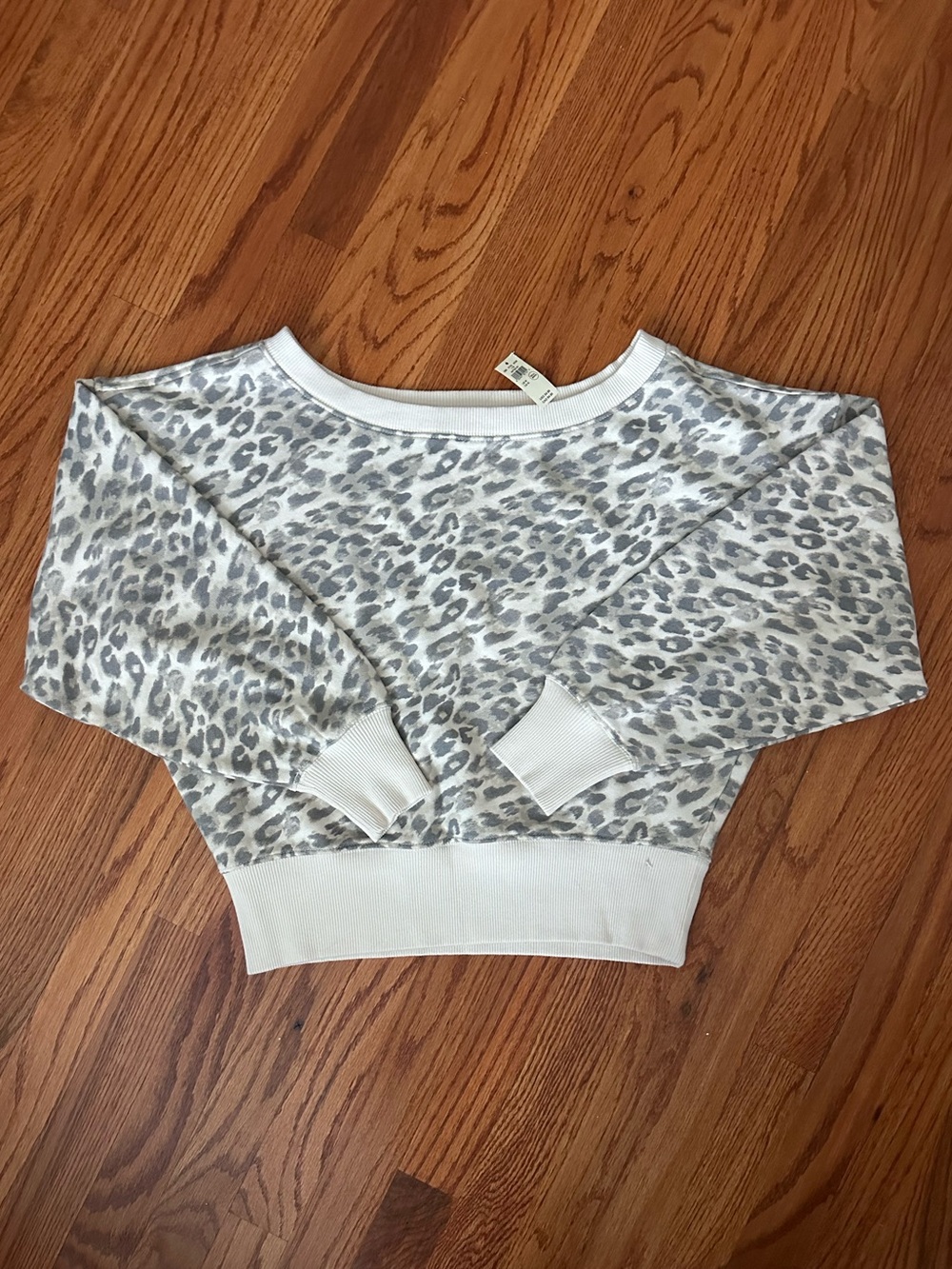 Aerie Sweatshirt Off Shoulder Animal Leopard Cheetah Print NWT Size M